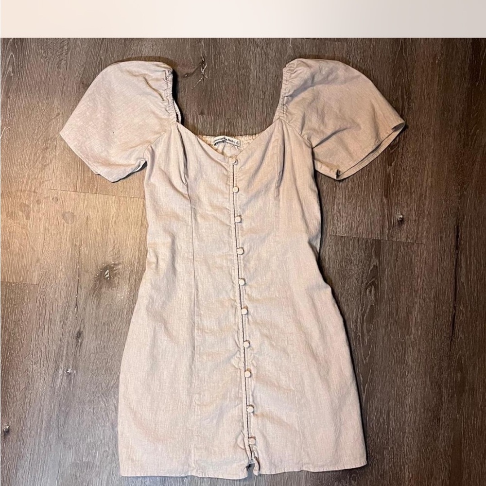 Abercrombie and Fitch Puff Sleeve Dress in Sand